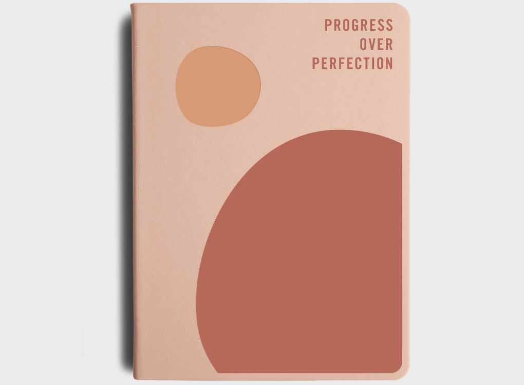 PRE-ORDER 2026 MiGoals Goal Digger Diary - Classic (RRP: £28)